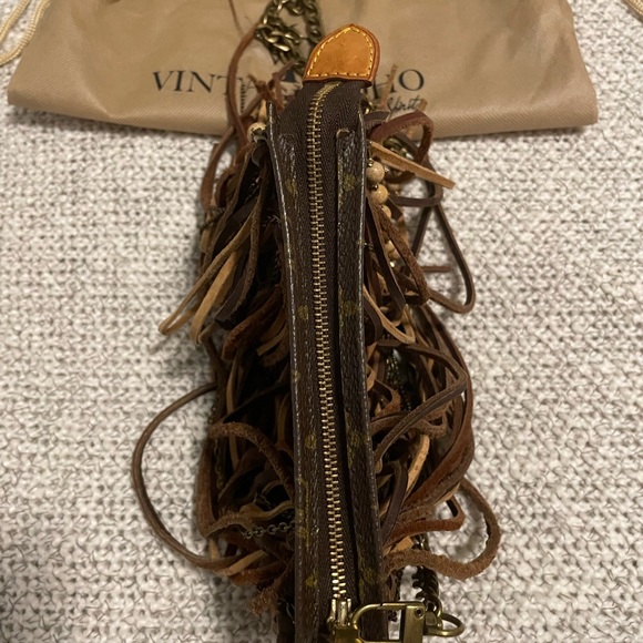 Vintage boho “Wristlet” Louis Vuitton bag - Picture 4 of 4